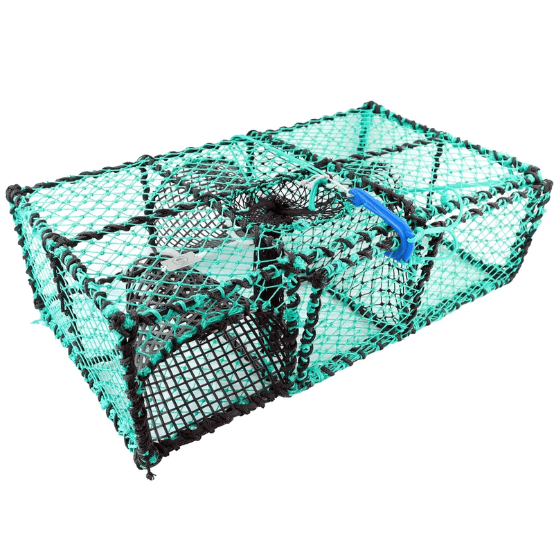 Crayfish pond with resting chamber for crayfish