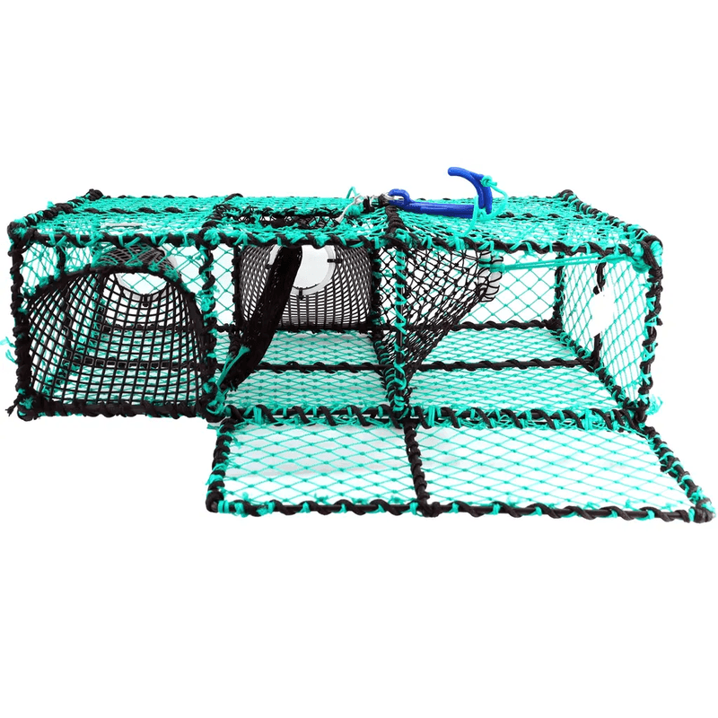 Crayfish pond with resting chamber for crayfish
