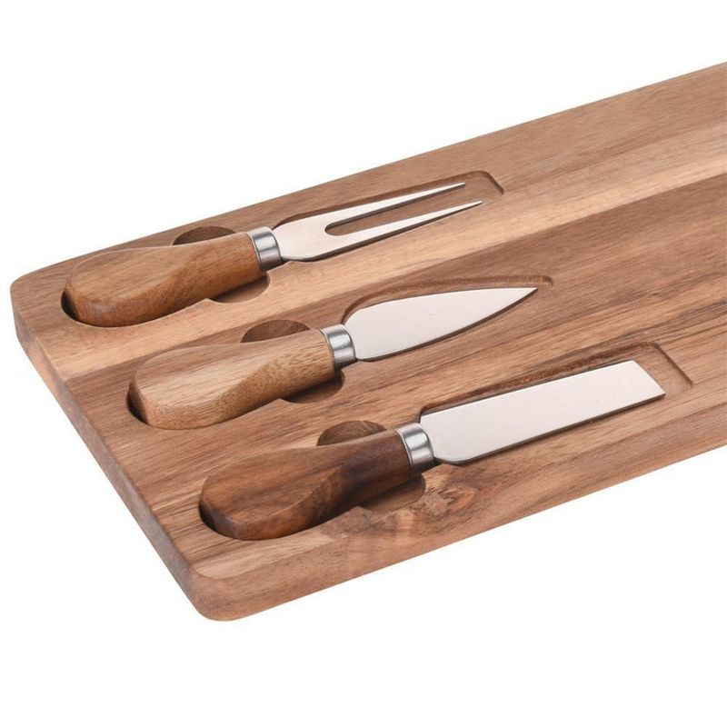 Ostesett i acaciatre med serveringsbrett og 3 kniver